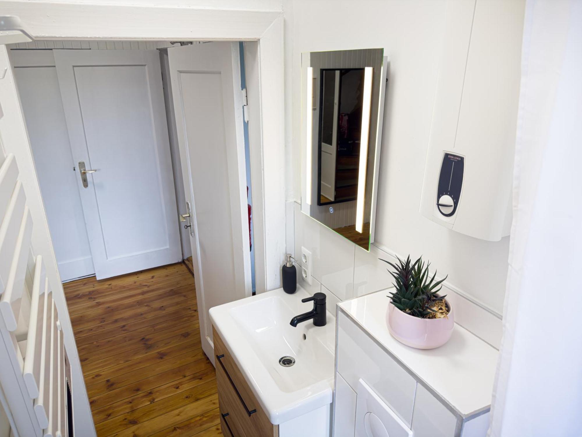 Apartment Immostay #7 -helle Mit Grossem Garten -4 Zimmer, Wifi & Free Parking *