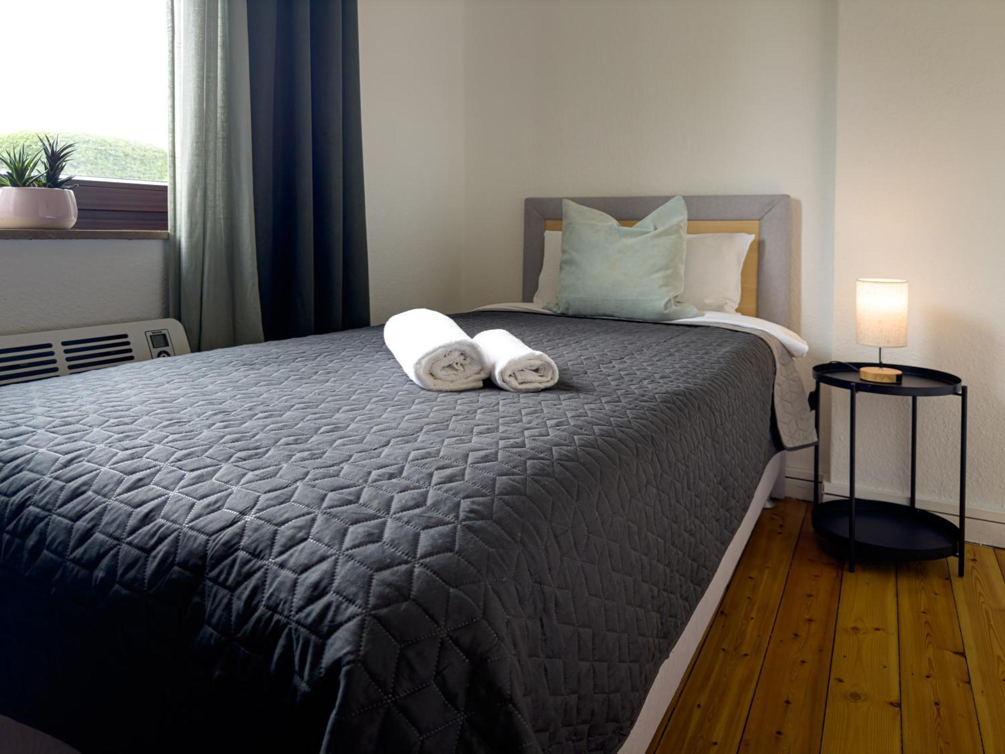 Immostay #7 -helle Mit Grossem Garten -4 Zimmer, Wifi & Free Parking Apartment *