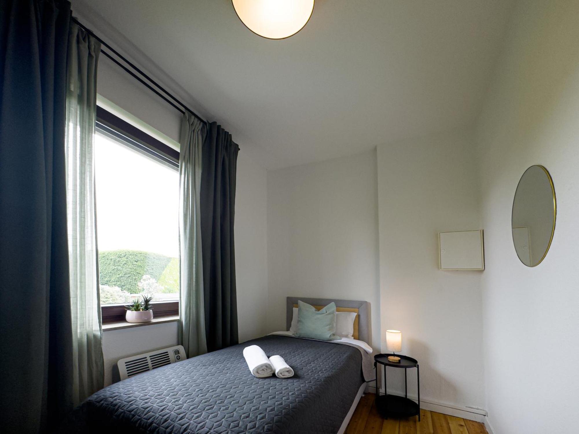 Immostay #7 -helle Mit Grossem Garten -4 Zimmer, Wifi & Free Parking